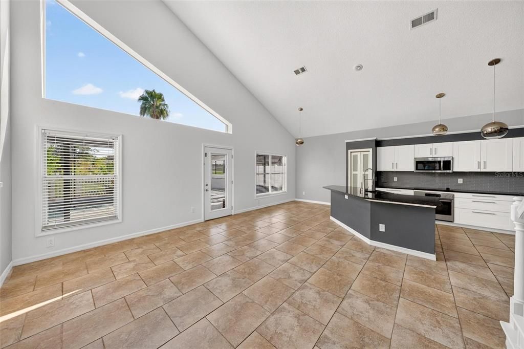 En Venta: $579,000 (4 camas, 2 baños, 2194 Pies cuadrados)