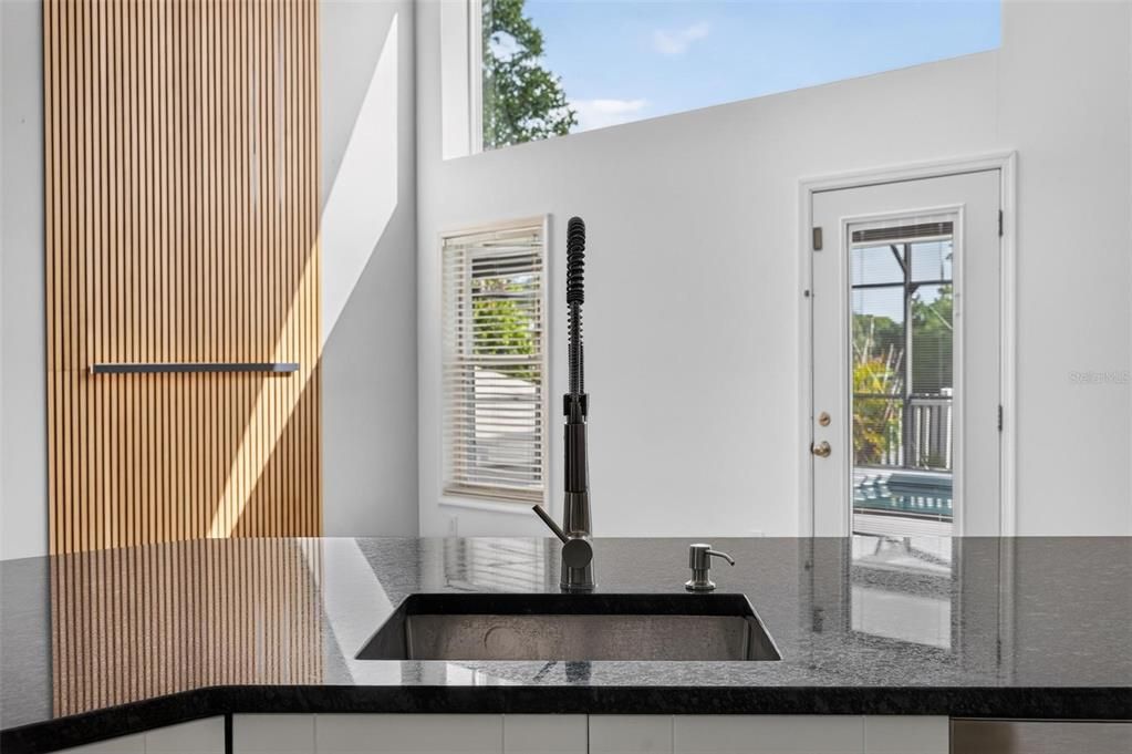 En Venta: $579,000 (4 camas, 2 baños, 2194 Pies cuadrados)