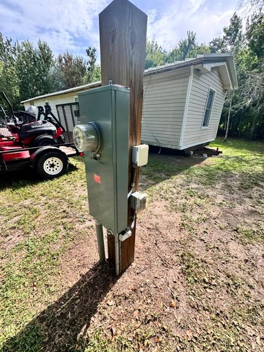 На продажу: $180,000 (0.98 acres)