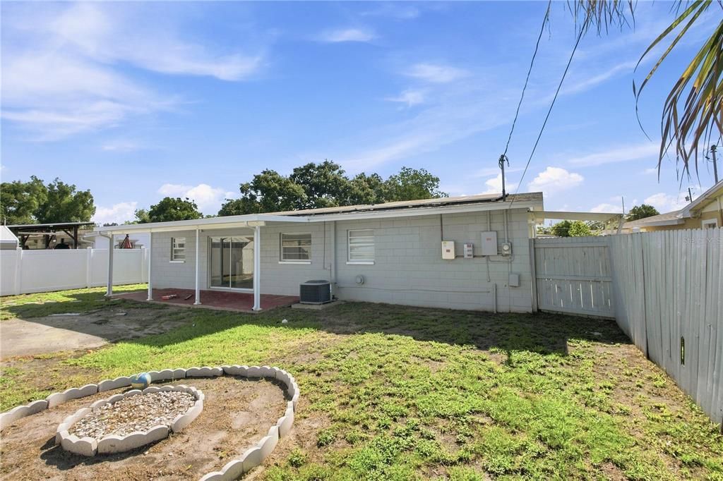 En Venta: $399,500 (3 camas, 2 baños, 1212 Pies cuadrados)