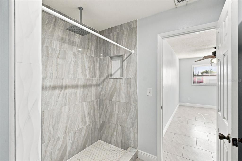 En Venta: $399,500 (3 camas, 2 baños, 1212 Pies cuadrados)
