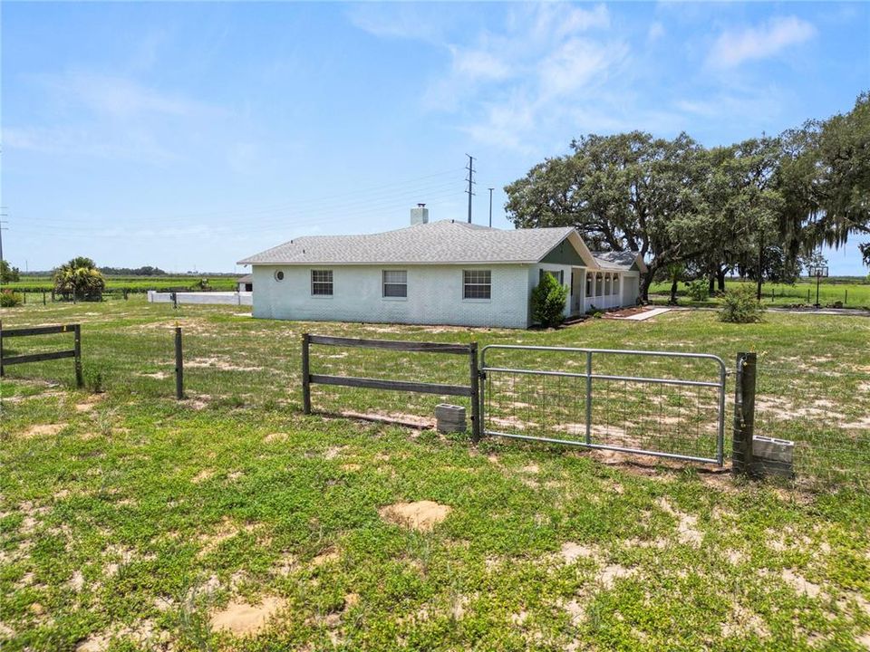 En Venta: $625,000 (4 camas, 2 baños, 2296 Pies cuadrados)