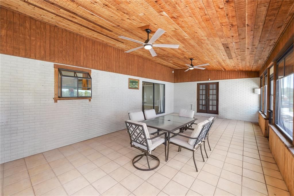 En Venta: $625,000 (4 camas, 2 baños, 2296 Pies cuadrados)