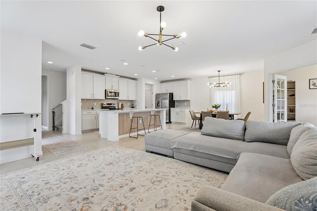 For Sale: $485,000 (4 beds, 2 baths, 2956 Square Feet)