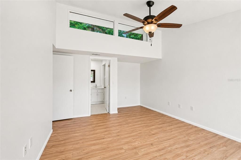 For Sale: $234,788 (2 beds, 2 baths, 1011 Square Feet)