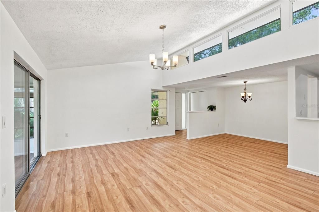 For Sale: $234,788 (2 beds, 2 baths, 1011 Square Feet)