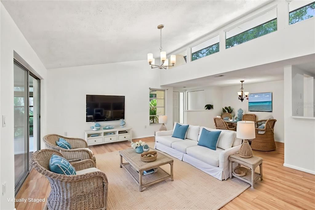For Sale: $234,788 (2 beds, 2 baths, 1011 Square Feet)