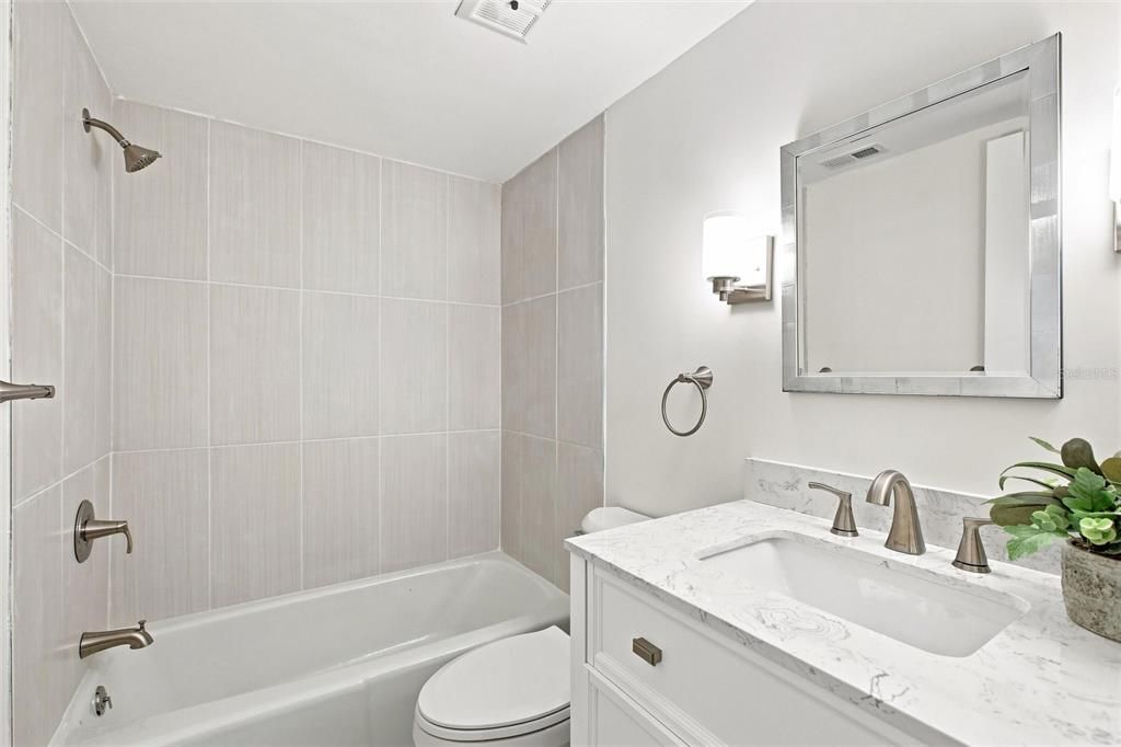 For Sale: $234,788 (2 beds, 2 baths, 1011 Square Feet)