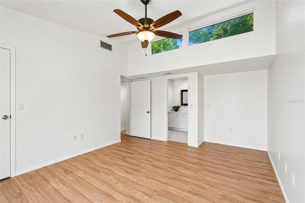 For Sale: $234,788 (2 beds, 2 baths, 1011 Square Feet)