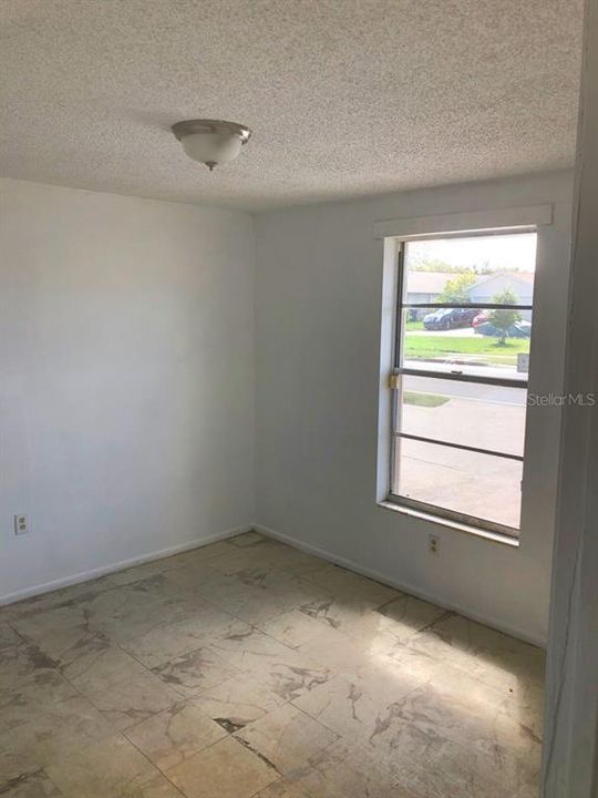 В аренду: $1,700 (3 спален, 1 ванн, 945 Квадратных фут)