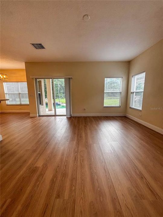 В аренду: $3,099 (6 спален, 3 ванн, 2760 Квадратных фут)