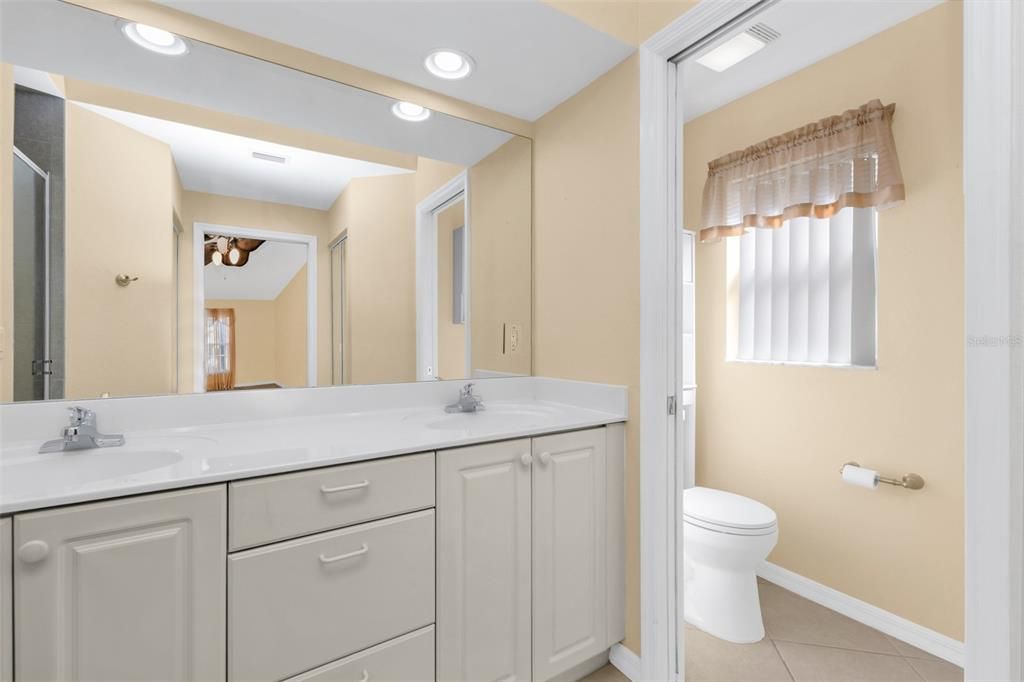 For Sale: $195,000 (2 beds, 2 baths, 1451 Square Feet)