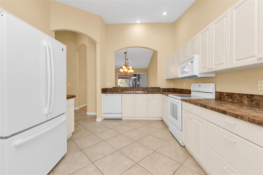 For Sale: $195,000 (2 beds, 2 baths, 1451 Square Feet)