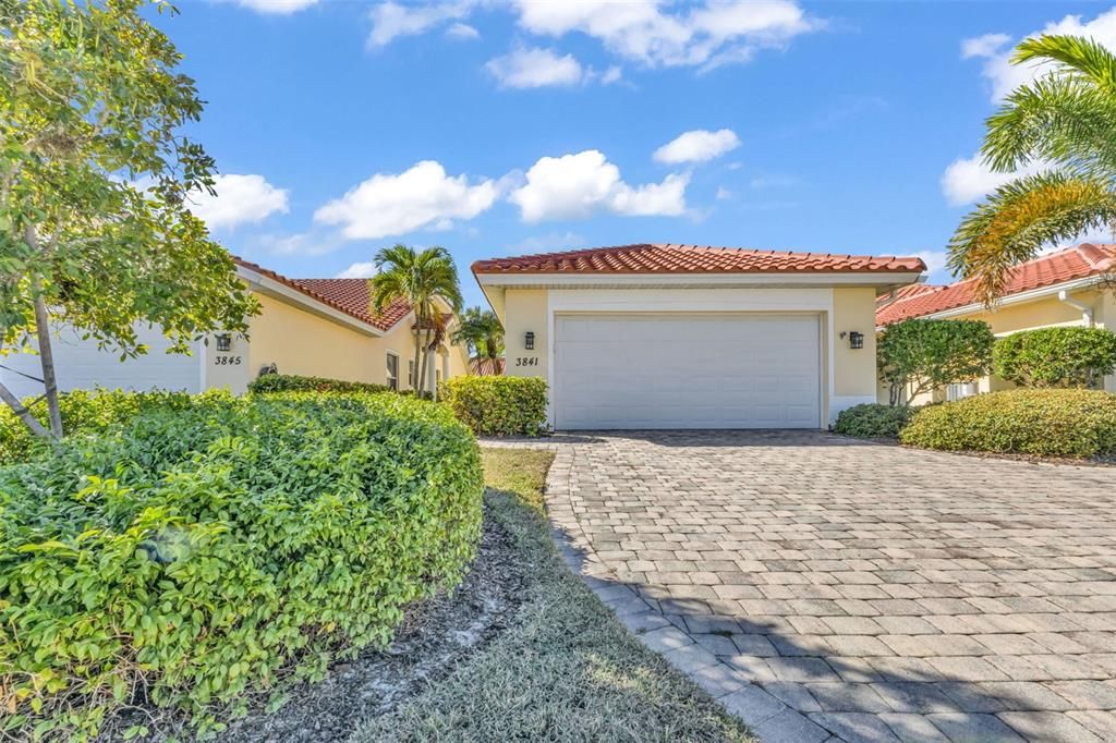 For Sale: $195,000 (2 beds, 2 baths, 1451 Square Feet)