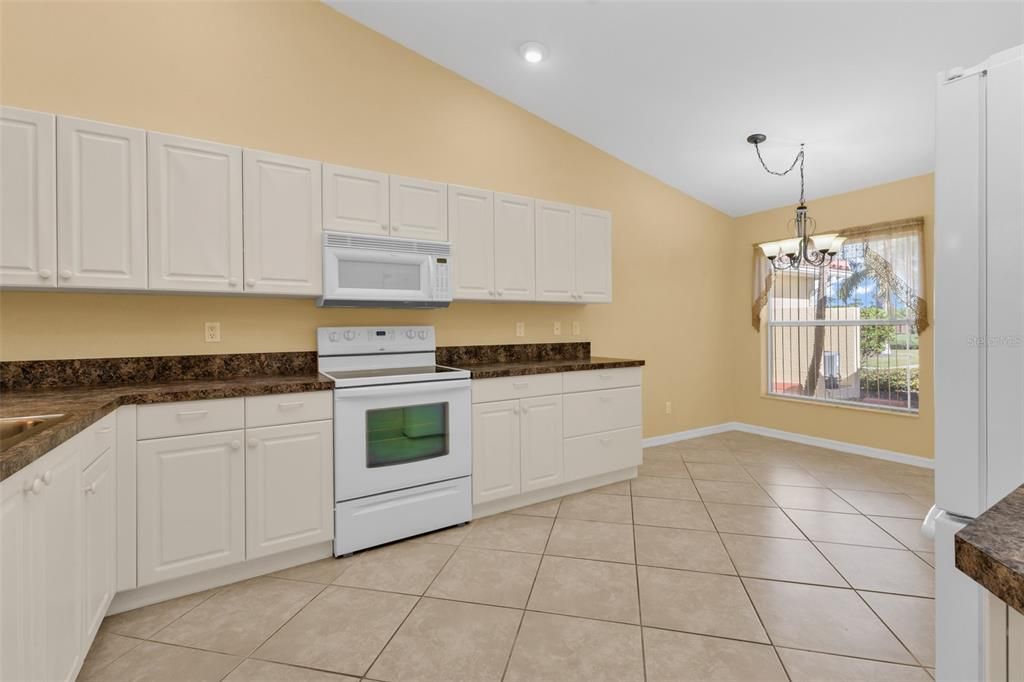 For Sale: $195,000 (2 beds, 2 baths, 1451 Square Feet)