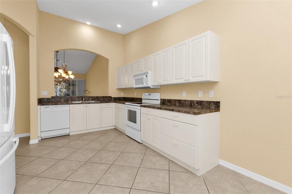 For Sale: $195,000 (2 beds, 2 baths, 1451 Square Feet)