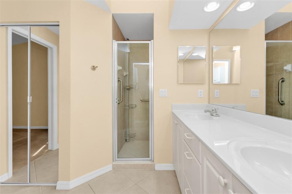 For Sale: $195,000 (2 beds, 2 baths, 1451 Square Feet)
