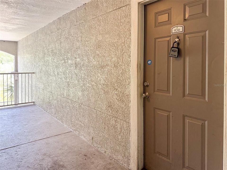 For Sale: $175,000 (2 beds, 1 baths, 1077 Square Feet)