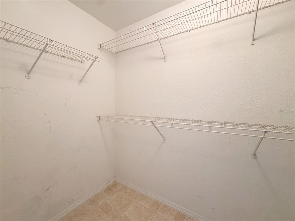 For Sale: $175,000 (2 beds, 1 baths, 1077 Square Feet)