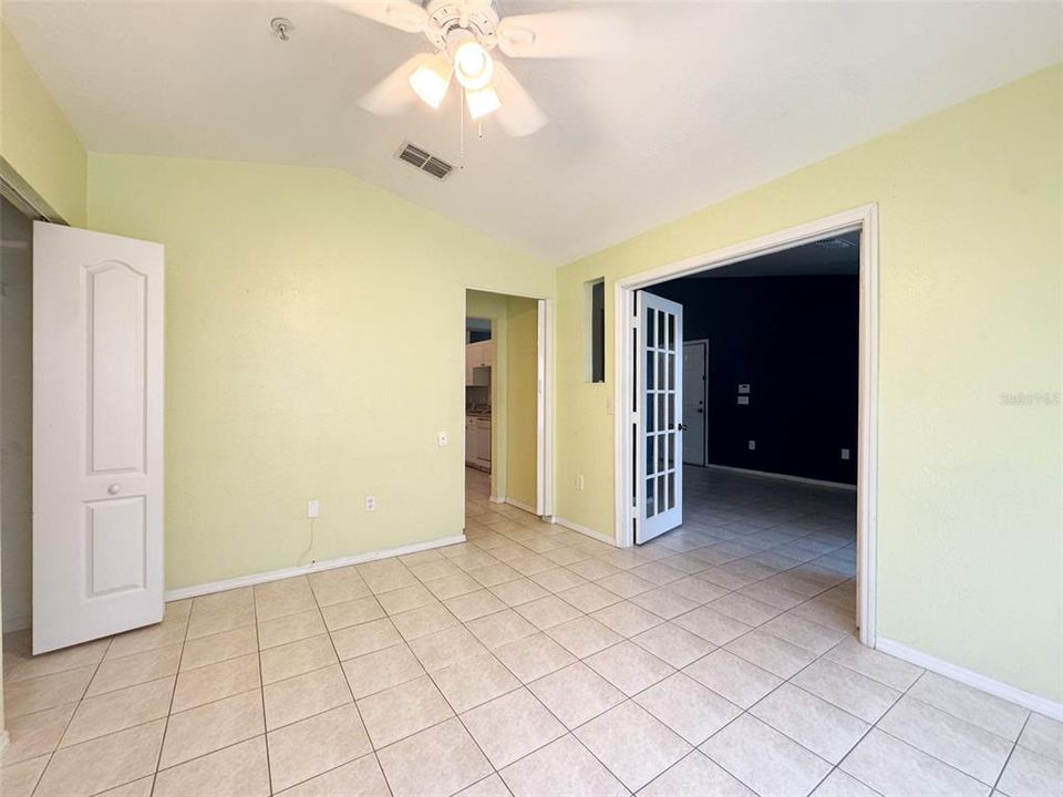 For Sale: $175,000 (2 beds, 1 baths, 1077 Square Feet)