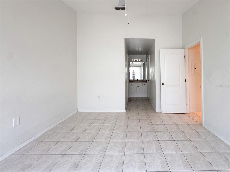 For Sale: $175,000 (2 beds, 1 baths, 1077 Square Feet)