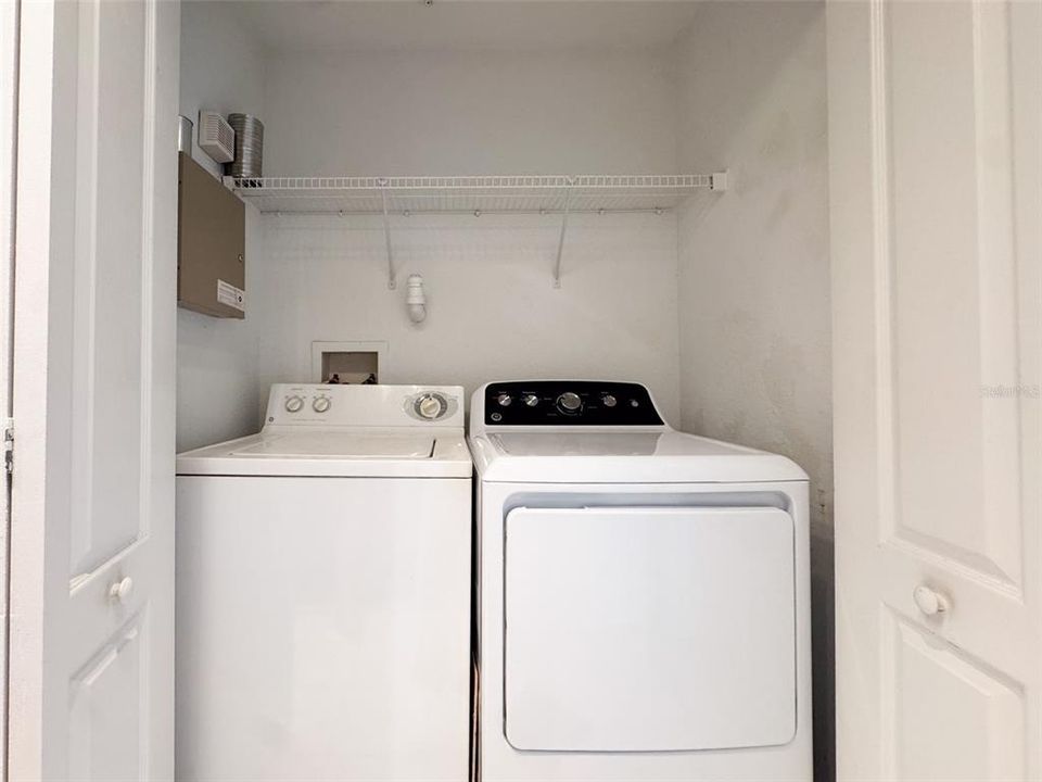 For Sale: $175,000 (2 beds, 1 baths, 1077 Square Feet)