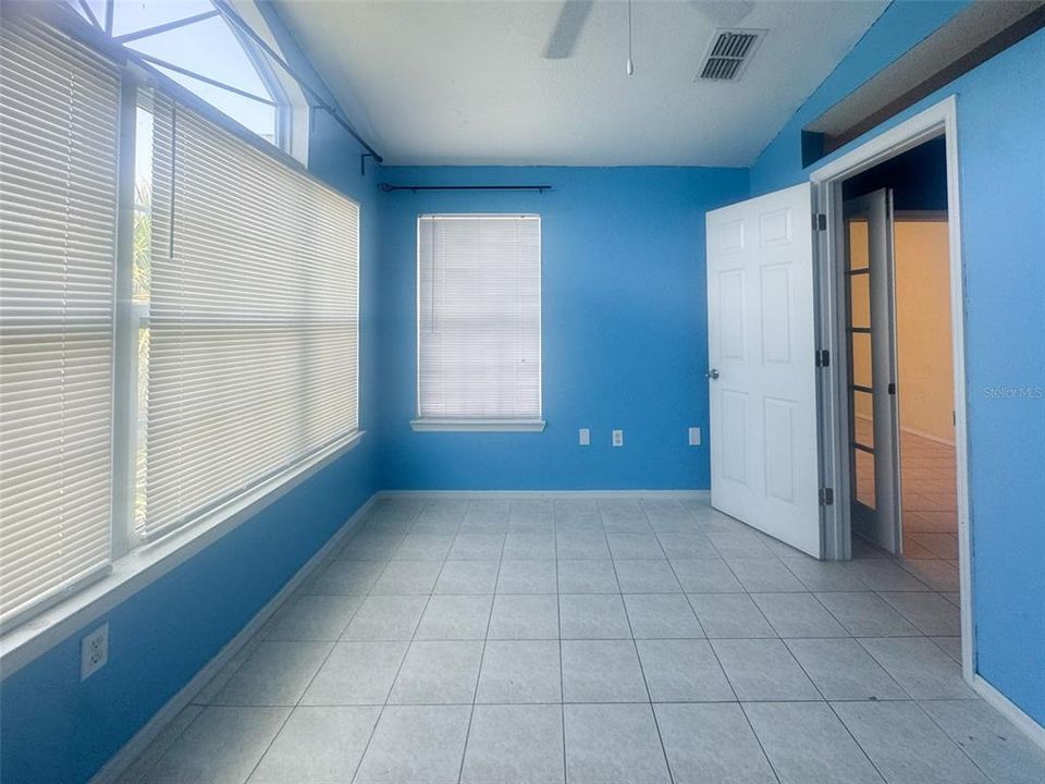 For Sale: $175,000 (2 beds, 1 baths, 1077 Square Feet)