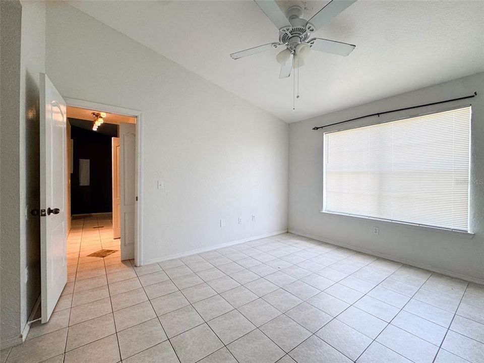 For Sale: $175,000 (2 beds, 1 baths, 1077 Square Feet)