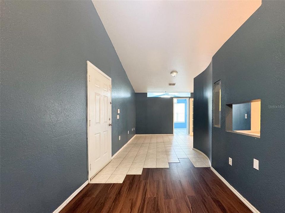 For Sale: $175,000 (2 beds, 1 baths, 1077 Square Feet)