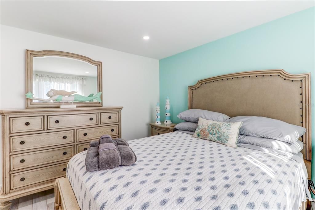 В аренду: $4,500 (4 спален, 2 ванн, 2491 Квадратных фут)