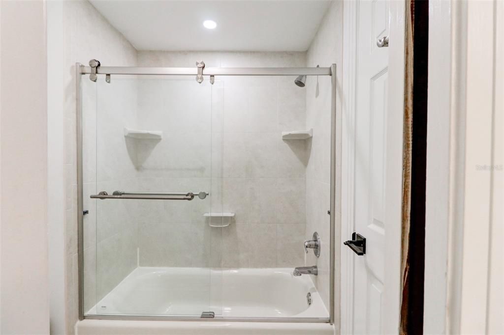 В аренду: $4,500 (4 спален, 2 ванн, 2491 Квадратных фут)