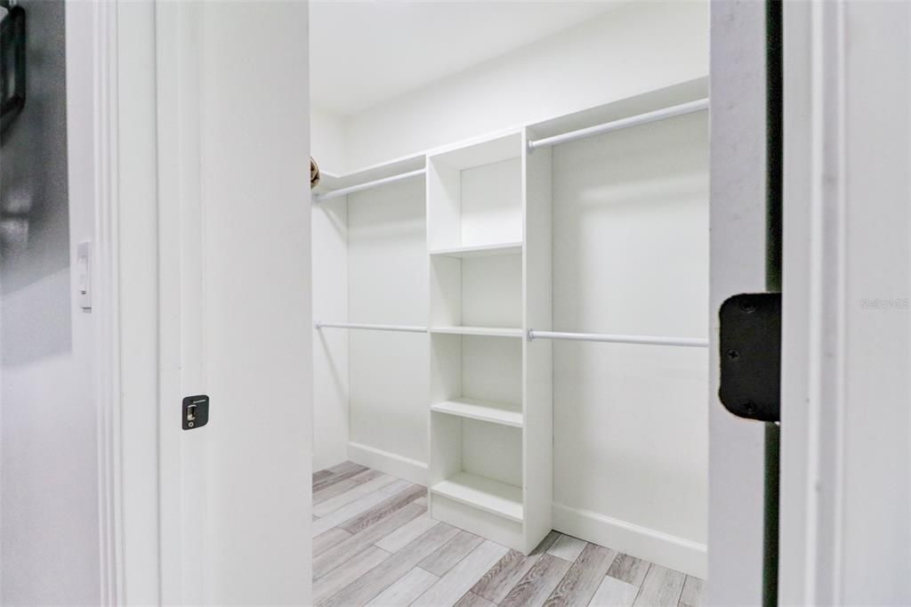 В аренду: $4,500 (4 спален, 2 ванн, 2491 Квадратных фут)