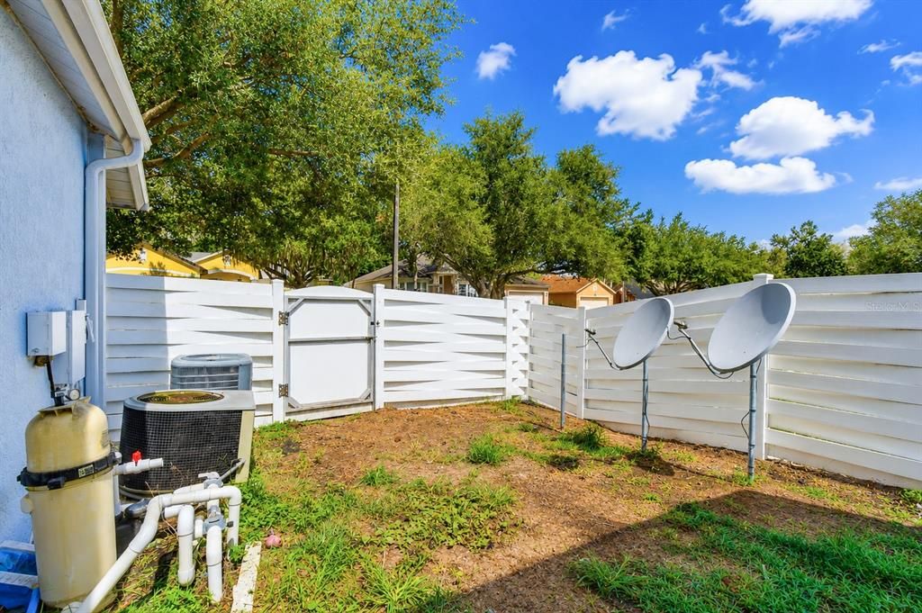 Под контрактом: $350,000 (3 спален, 2 ванн, 1854 Квадратных фут)
