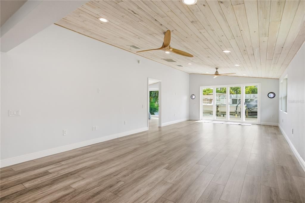 En Venta: $534,900 (3 camas, 2 baños, 1600 Pies cuadrados)
