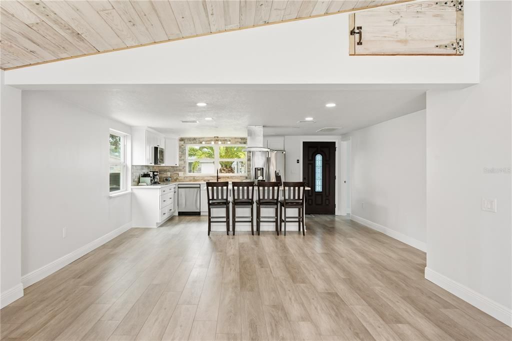 En Venta: $534,900 (3 camas, 2 baños, 1600 Pies cuadrados)