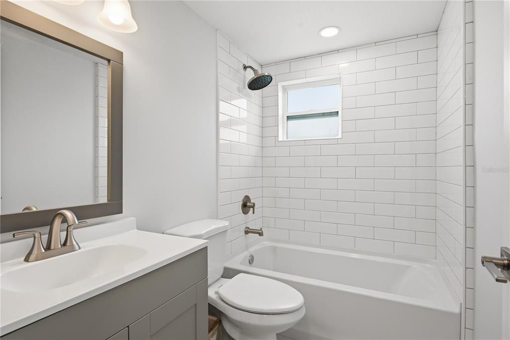 En Venta: $534,900 (3 camas, 2 baños, 1600 Pies cuadrados)