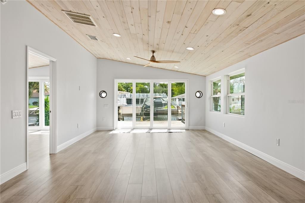 En Venta: $534,900 (3 camas, 2 baños, 1600 Pies cuadrados)