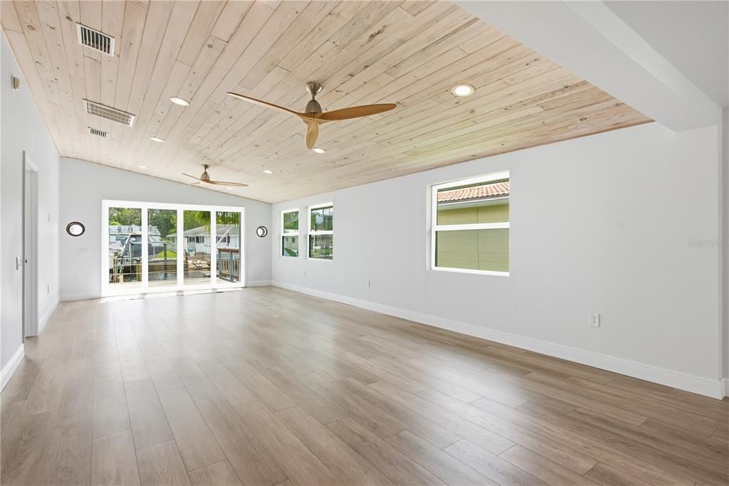 En Venta: $534,900 (3 camas, 2 baños, 1600 Pies cuadrados)