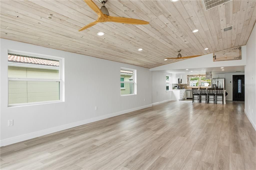 En Venta: $534,900 (3 camas, 2 baños, 1600 Pies cuadrados)