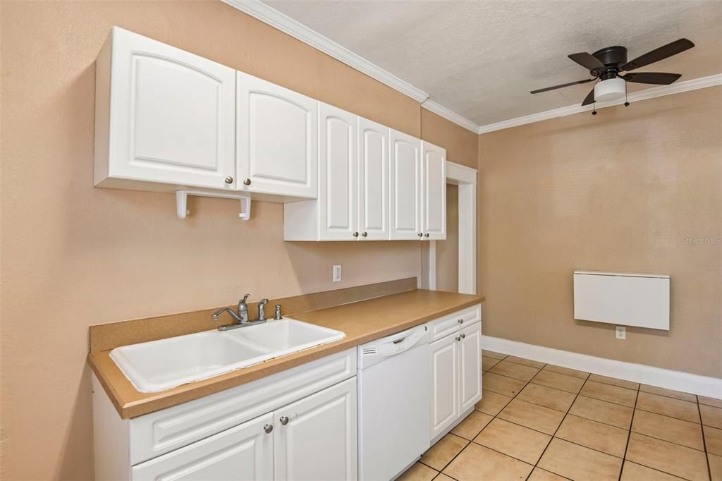 En Venta: $449,000 (0 camas, 0 baños, 1504 Pies cuadrados)