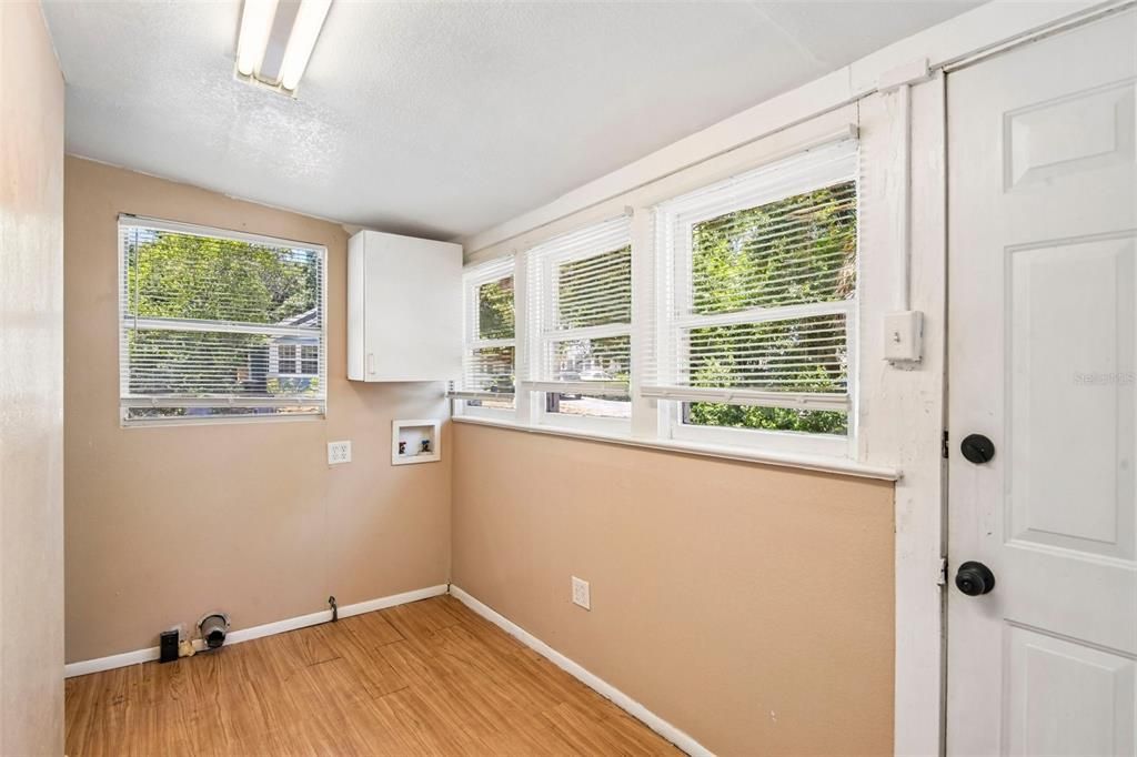 En Venta: $449,000 (0 camas, 0 baños, 1504 Pies cuadrados)