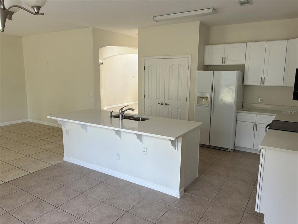 В аренду: $2,995 (4 спален, 3 ванн, 3114 Квадратных фут)
