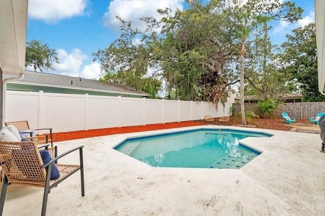 Activo con contrato: $569,000 (4 camas, 2 baños, 2022 Pies cuadrados)