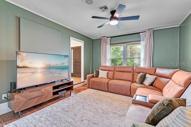 Activo con contrato: $569,000 (4 camas, 2 baños, 2022 Pies cuadrados)