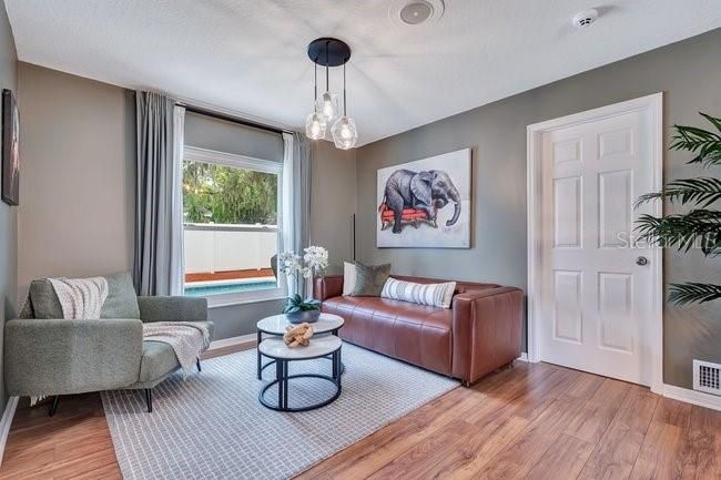 Activo con contrato: $569,000 (4 camas, 2 baños, 2022 Pies cuadrados)