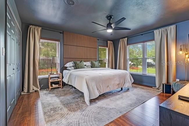 Activo con contrato: $569,000 (4 camas, 2 baños, 2022 Pies cuadrados)