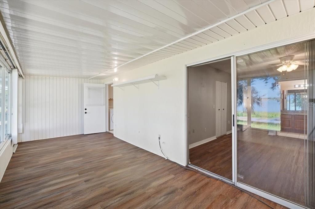 For Sale: $145,000 (2 beds, 2 baths, 1073 Square Feet)