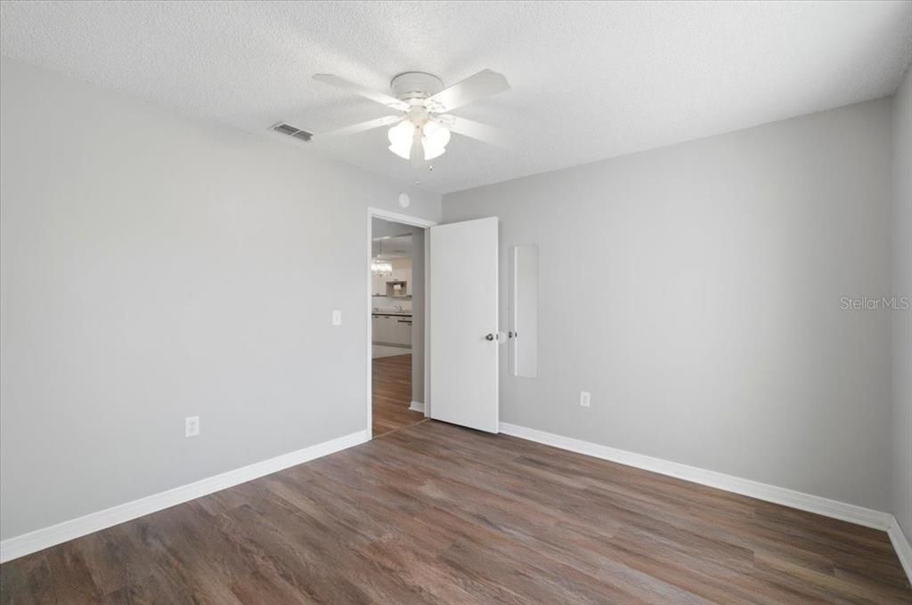 For Sale: $145,000 (2 beds, 2 baths, 1073 Square Feet)