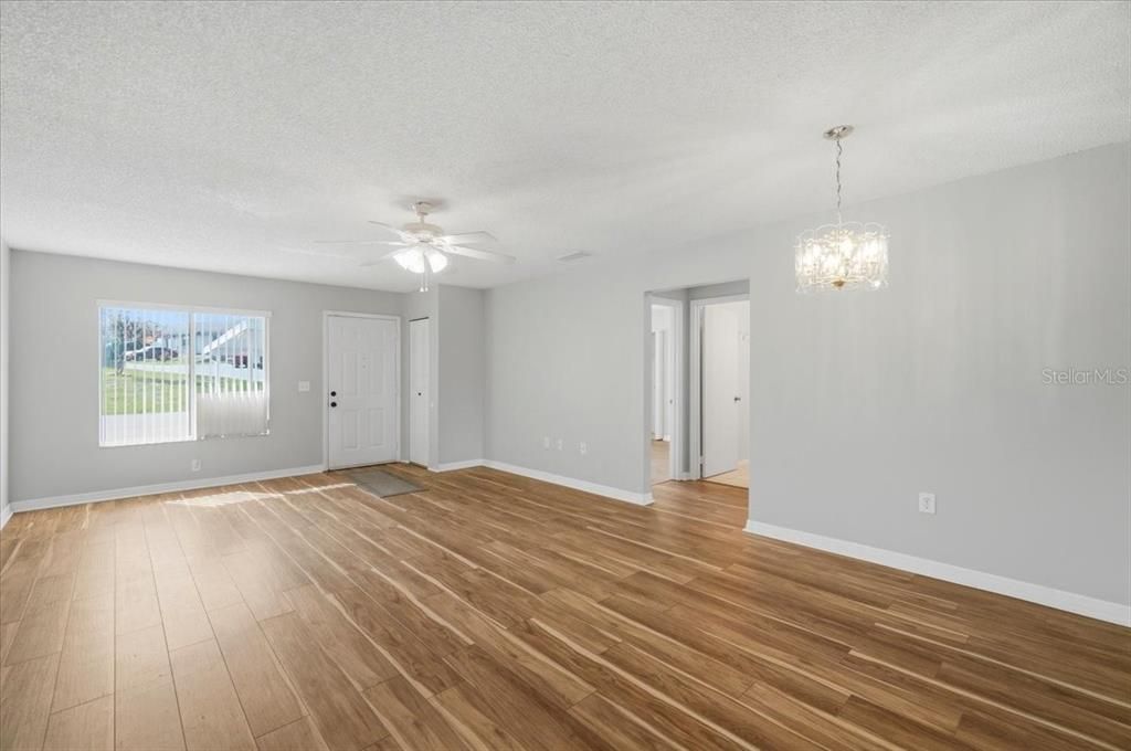For Sale: $145,000 (2 beds, 2 baths, 1073 Square Feet)
