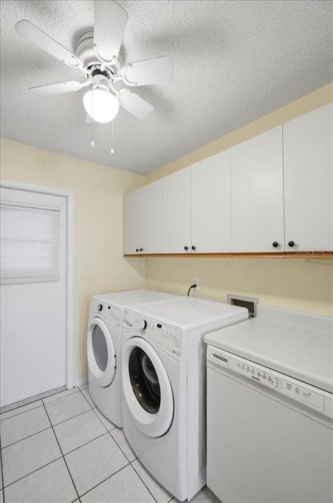 For Sale: $145,000 (2 beds, 2 baths, 1073 Square Feet)